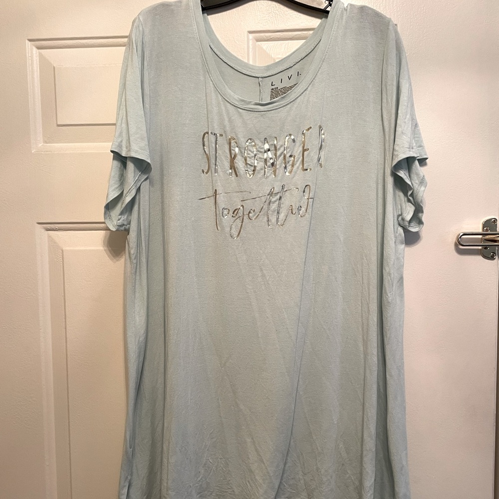 Livi Active “Stronger Together” Tunic